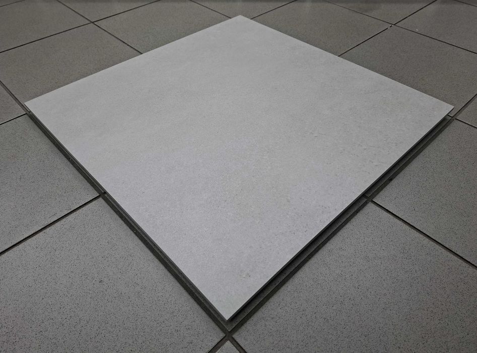 Jasno szary gres podłogowy Opal White 60X60 Gat. 2