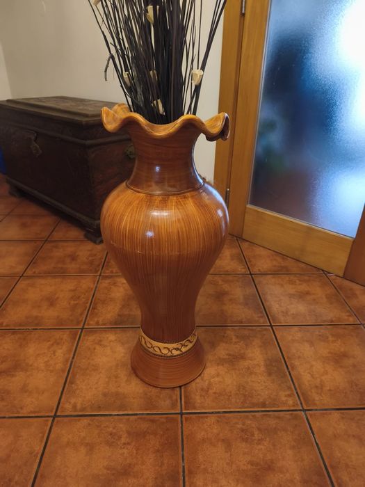 Jarra decorativa em loiça