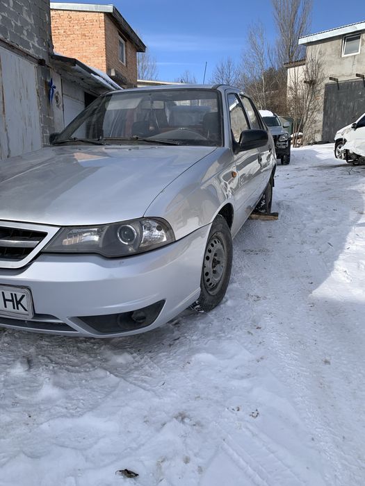 Део Нексія 2011 рік