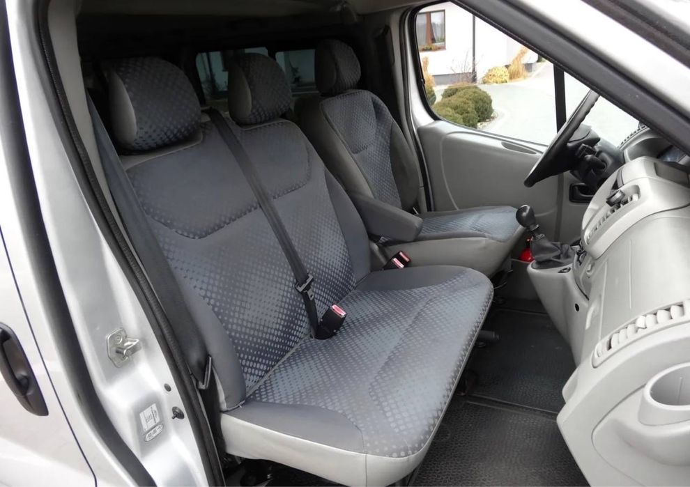 Renault Trafic 2.0 d 2008 року.