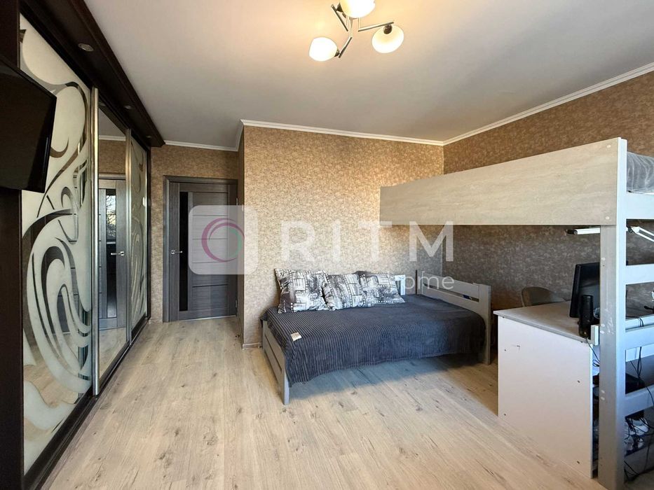 Затишна 2-кімнатна квартира загальною площею 56 м² у цегляному будинку