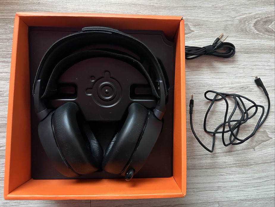 Ігрові навушники SteelSeries та HyperX