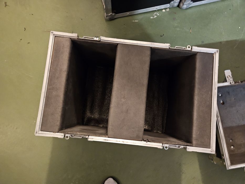 Case na Głowy ruchome.