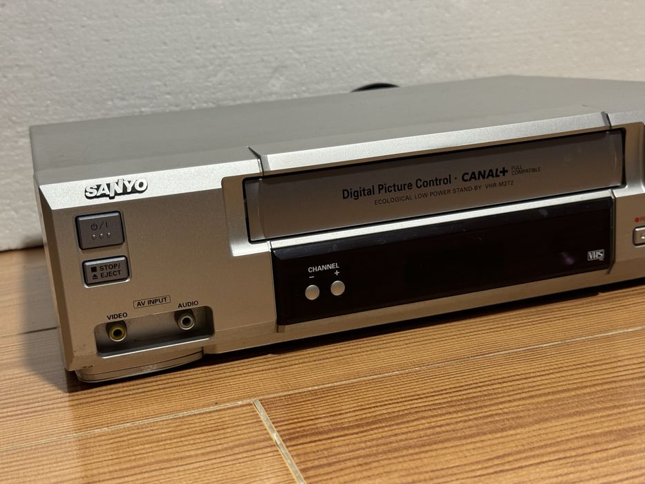 Leitor/Gravador VHS SANYO
