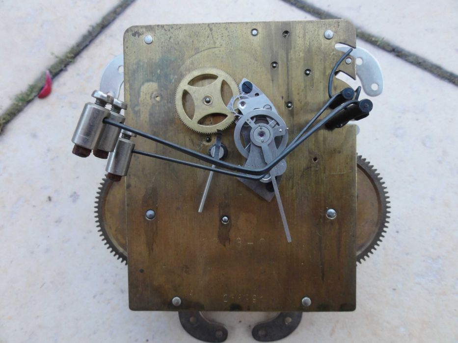mechanizm zegara kominkowego