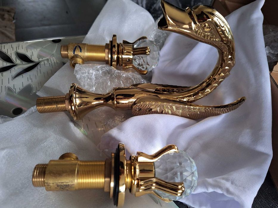 Bateria łabędz  złoty