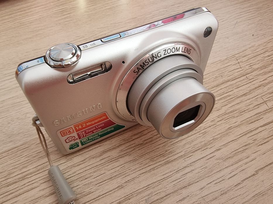 Camera digital Samsung ST65
14.2 mpx
5x digital zoom
HD
Sem carregador