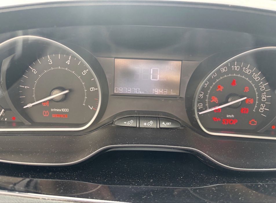 PEUGEOT 208 1.0vti ative — photo 2