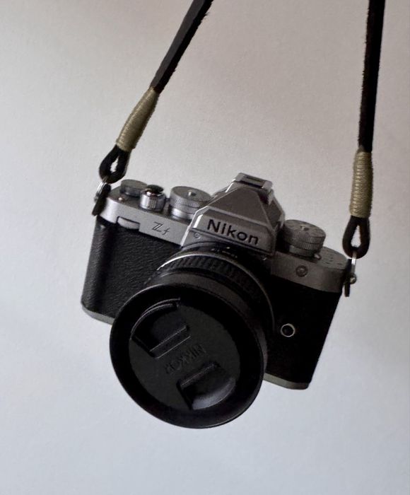 NIKON ZF Silver + 40mm f/2 (SE)