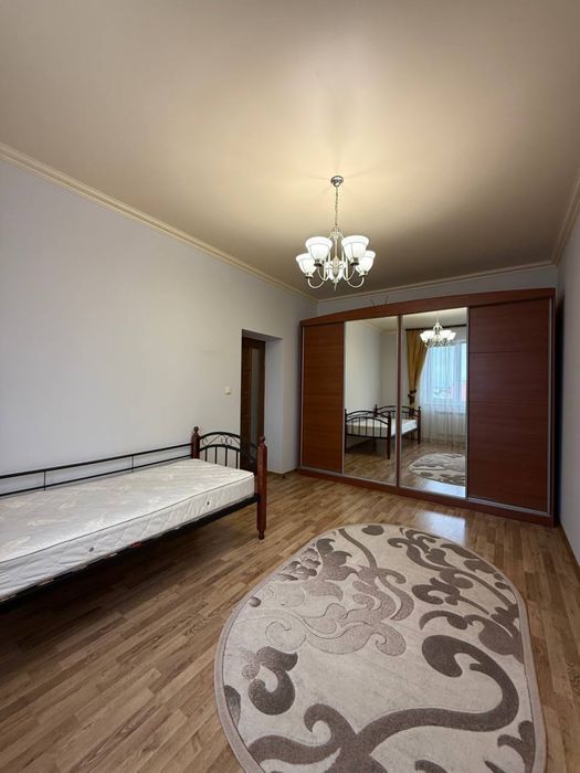 Продаж просторої 3 кімнотної квартири з газом