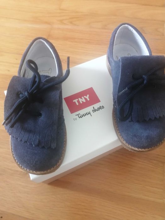 Sapatos de criança novos n 27