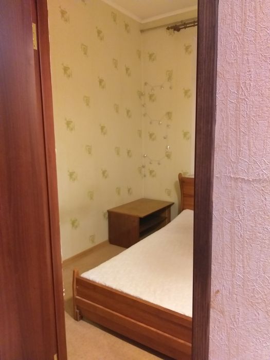 Сдам комнату в 2х комнатной квартире около м.Защитников Украины
