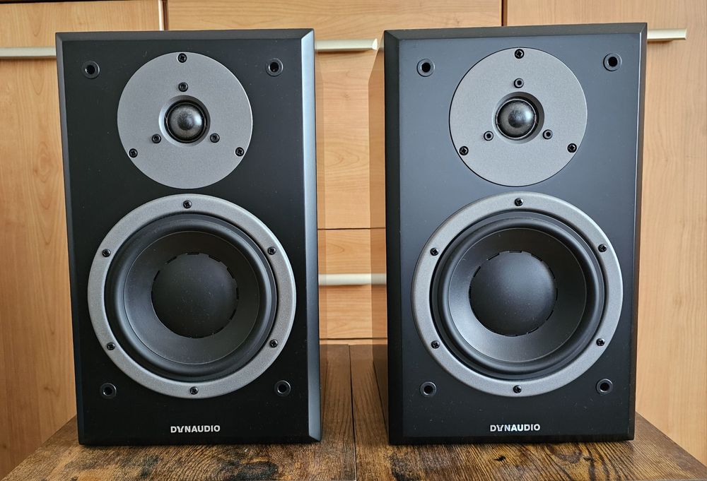 Kolumny głośnikowe Dynaudio emit m20