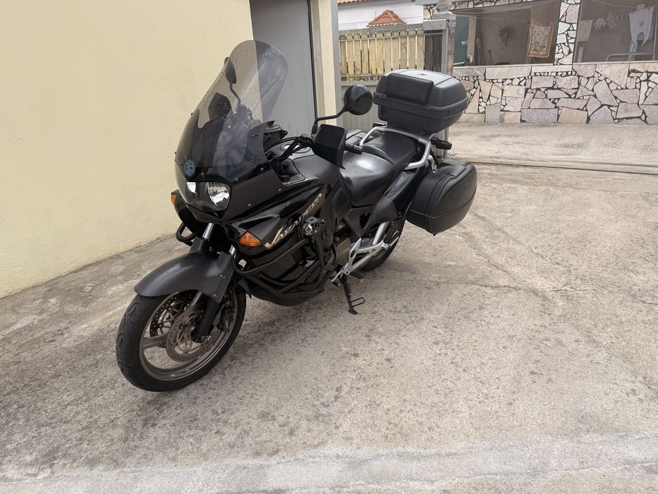 Vendo Honda Varadero  com 23.000 km