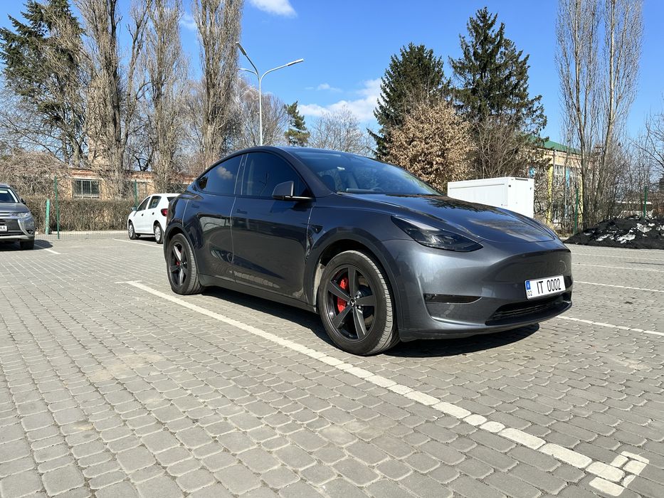 Продам Tesla MY 2023