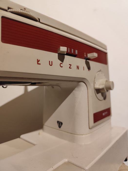 Maszyna do szycia Łucznik 877