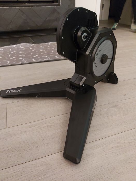 Trenażer Tacx Flux S Smart