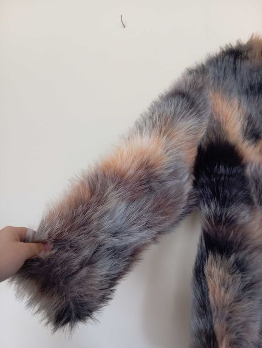 Casaco de pelo Vera&Lucy preto e laranja