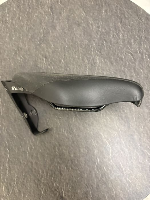 Fizik siodło Mistica TT, TRI z mocowaniem