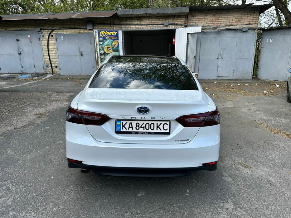 Toyota Camry 2020 гібрід