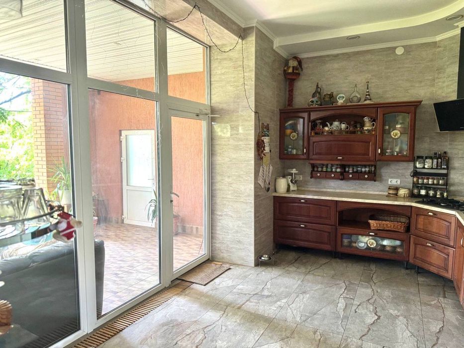 Терміновий продаж гарного  сучасного будинку