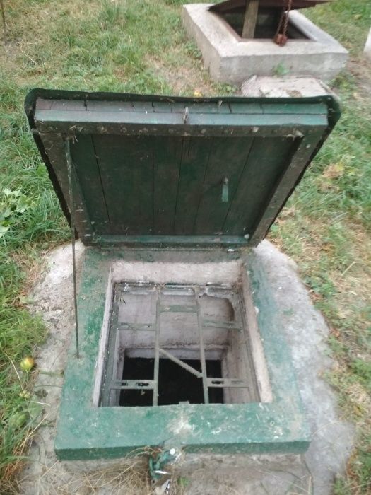 Продам погріб  в доброму стані . Ціна  договірна .