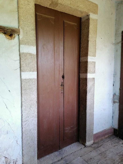 Quintinha para reconstruir no parque das serras do Porto