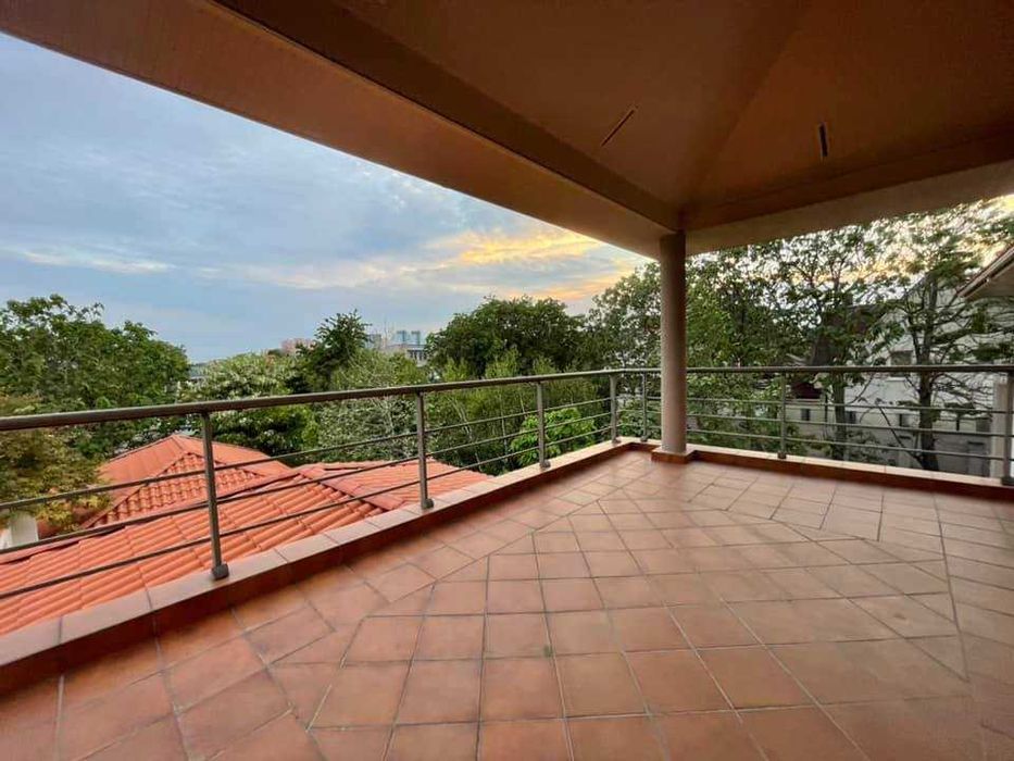 Дом с жилым подвалом 18 соток Свой парк 3 мастер спальни Б Фонтан