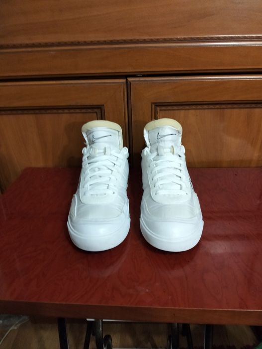 Взуття, кросівки Nike.