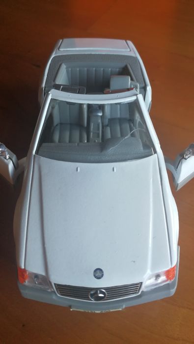 Miniaturas 1/24 carros antigos coleção