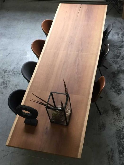 Mesas em Prancha Única.Mesas rústicas.