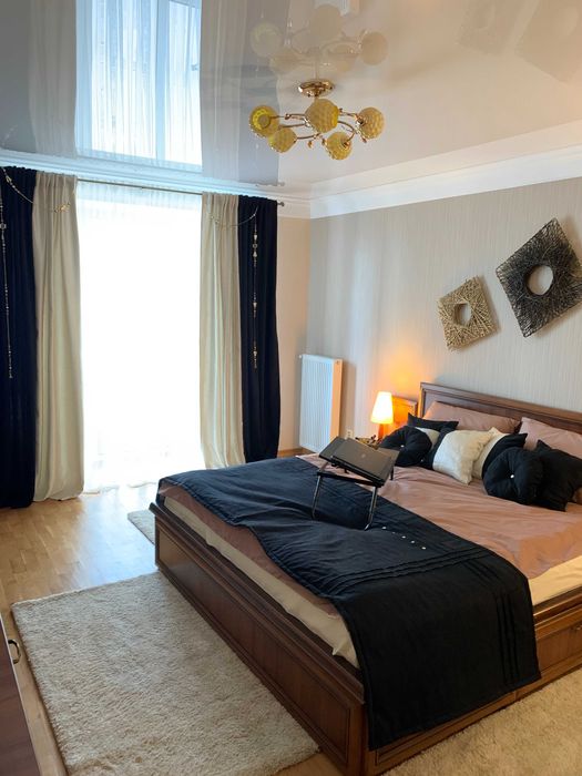 Центр. С. Крушельницької. Звітні документиВласник. Квартира подобово