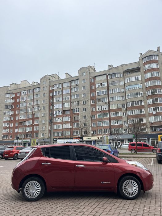 Продам Nisan leaf !