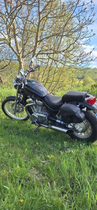 Suzuki intruder 400
