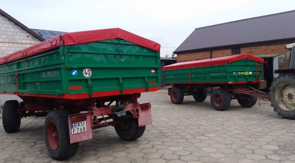 Plandeki, plandeka na przyczepę rolniczą.