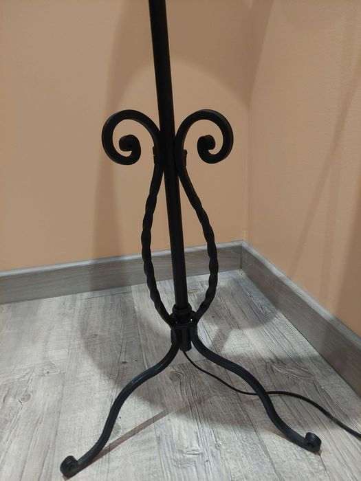 Candeeiro de pé clássico