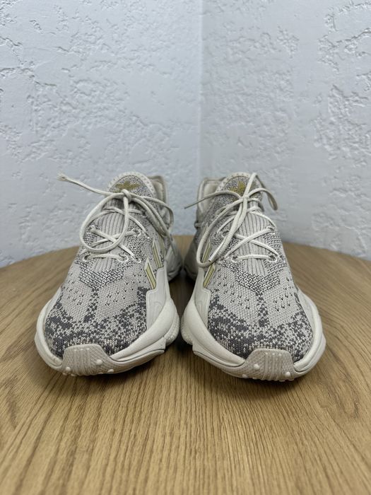 Жіночі кросівки Adidas ozweego