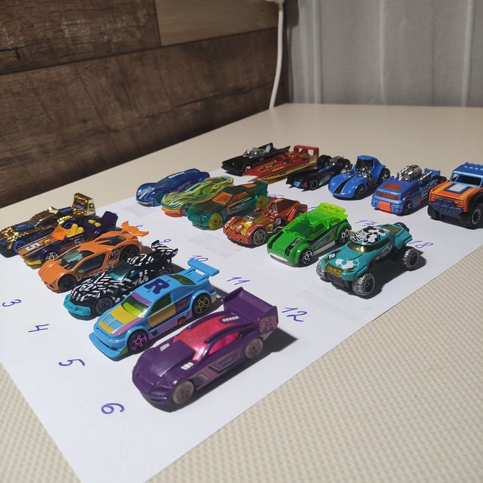 Машинки Hot wheels
