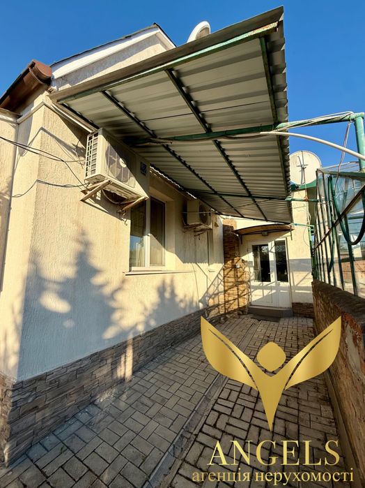 Продаж укомплектованого 2-поверхового заміського будинку  в 5 хв від м. Кропивницький: власний став, сауна та колиба