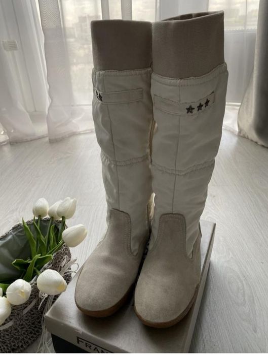 Дуже якісні спортивні  сапоги фірми S.Oliver з натуральної замш