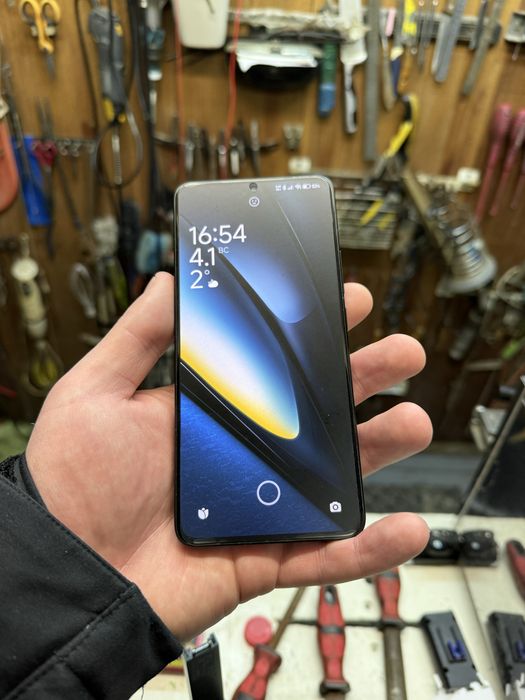 Продам POCO F6Pro