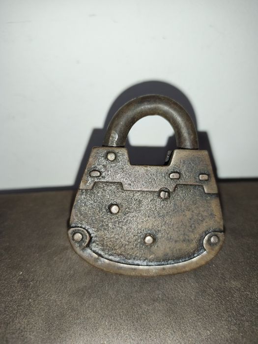 Unikatowa Stara Żeliwna Kłódka zabytkową Sprawna