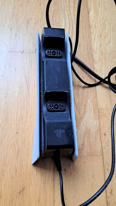 Base de carregamento SONY para comando DualSense (PS5 - Branco) - Avariado