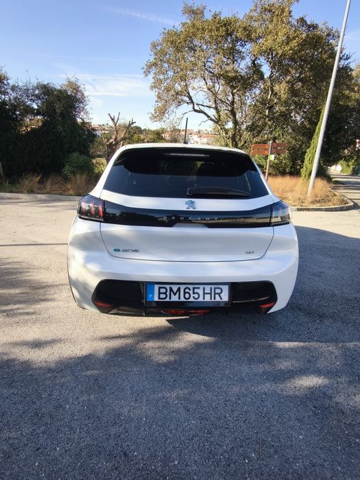 Peugeot e-208 GT 50 kWh