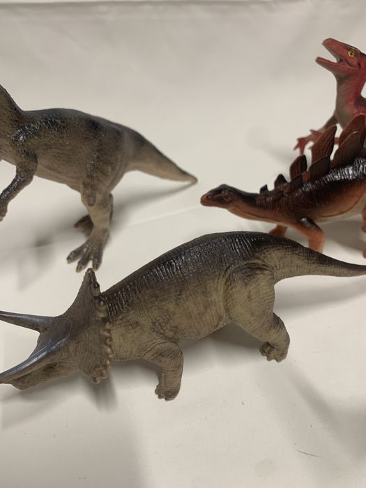 Lote Dinossauros tudo 8 eur