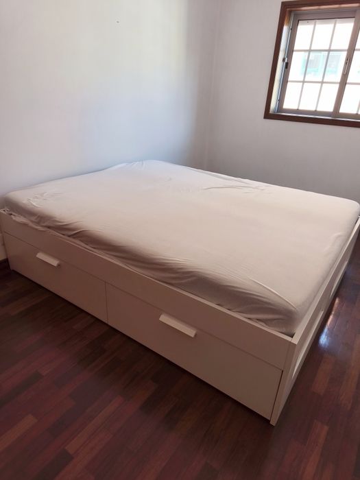 Cama completa IKEA 160x200 (sommier com arrumação, dois estrados e colchão) OPORTUNIDADE!