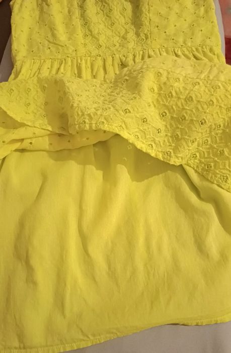 Cytrynowa ażurkowa minisukienka z wycięciami