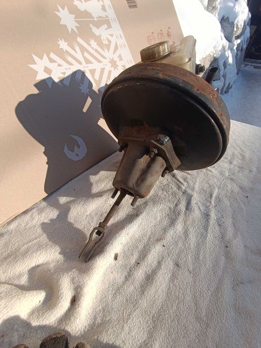 Главный тормозной цылиндр Опель Омега А на 3 трубки Opel Omega A