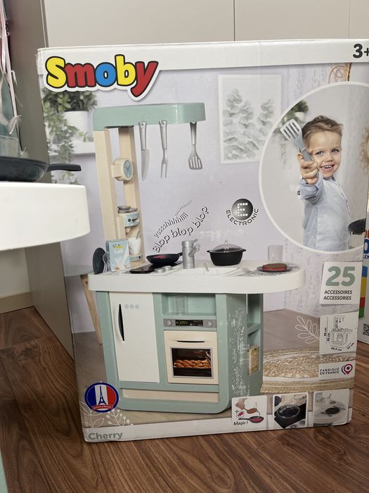 Дитяча кухня Smoby з посудом і звуковим емулятором кипіння
