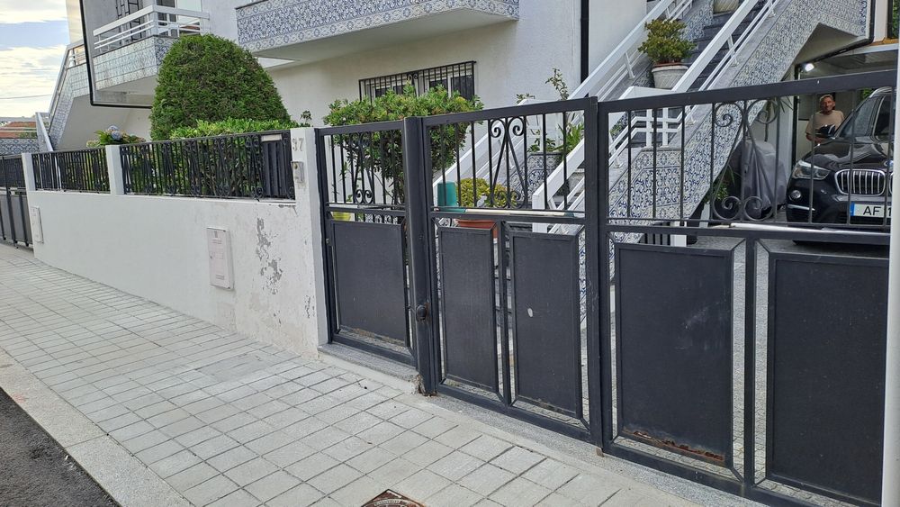 Portão entrada para carro e para homem